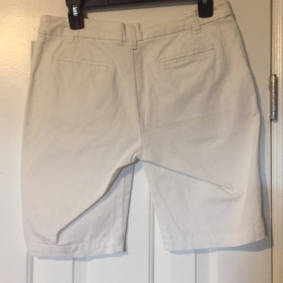 Faded Glory white chino shorts - Picture 2 of 2